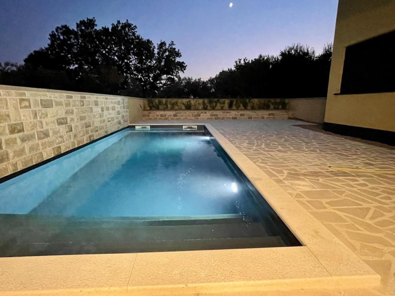 Ferienwohnung Mit Beheiztem Pool, 60 M Vom Strand Maslenica Luaran gambar